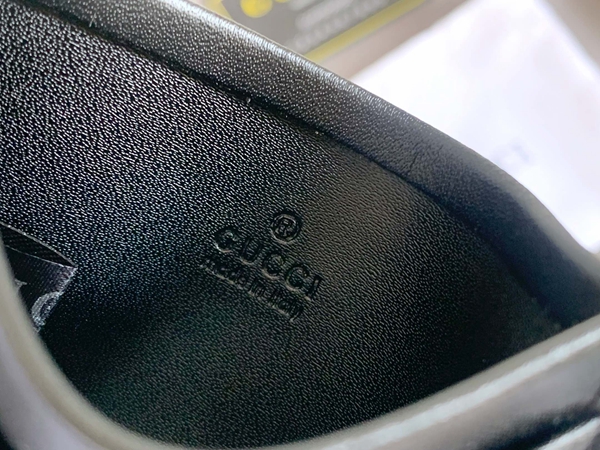 グッチ財布コピー着用イメージ